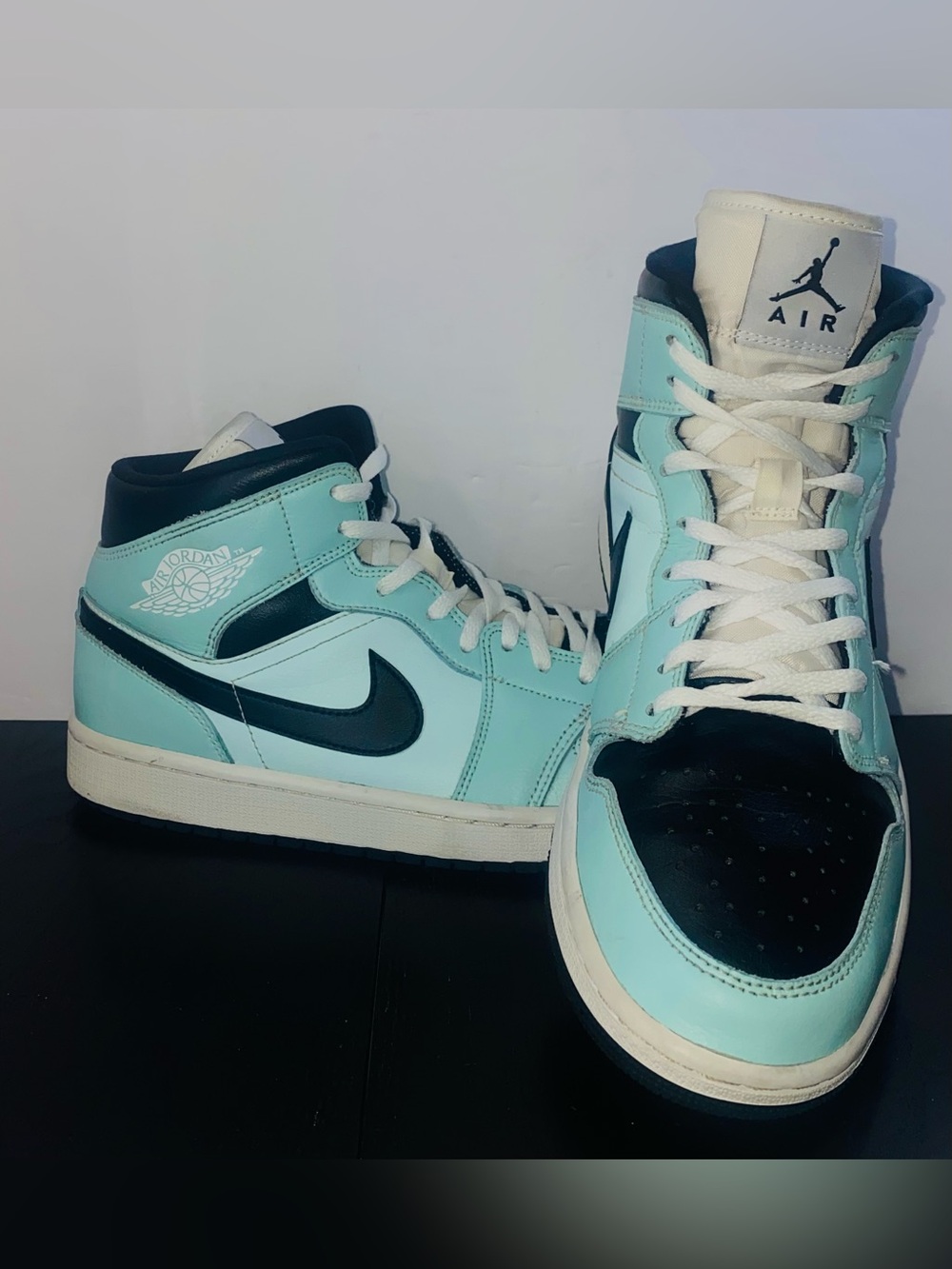 Nike Air Jordan 1 Mid SE Aqua Blue Tint - Size 11 US Mens - BQ6472-300 - 2021
